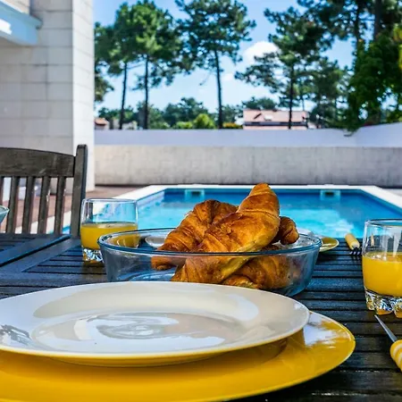 Li House - Fitness & Beach Villa Corroios