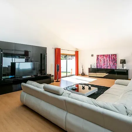 Li House - Fitness & Beach Villa Corroios