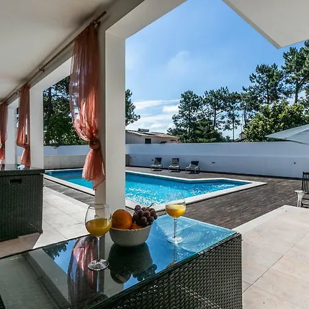 Li House - Fitness & Beach Villa Corroios